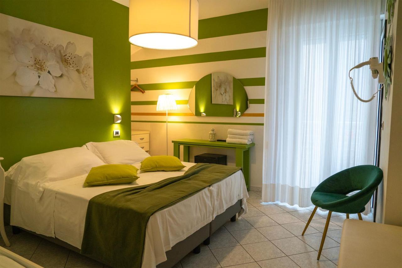 Hotel Thea Gabicce Mare Dış mekan fotoğraf