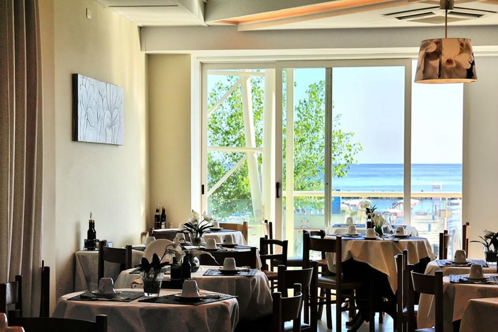Hotel Thea Gabicce Mare Dış mekan fotoğraf
