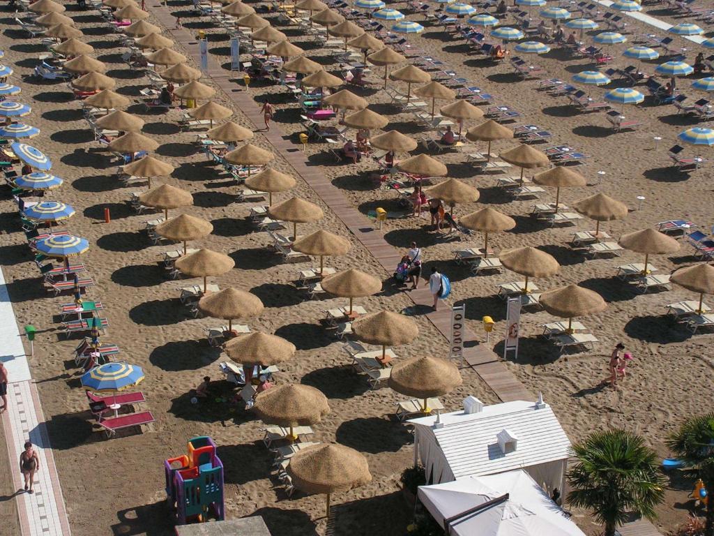 Hotel Thea Gabicce Mare Dış mekan fotoğraf
